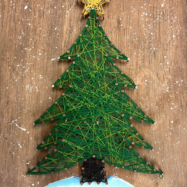 https://classbento.com/images/class/christmas-tree-string-art-craft-box-kit-600.jpg