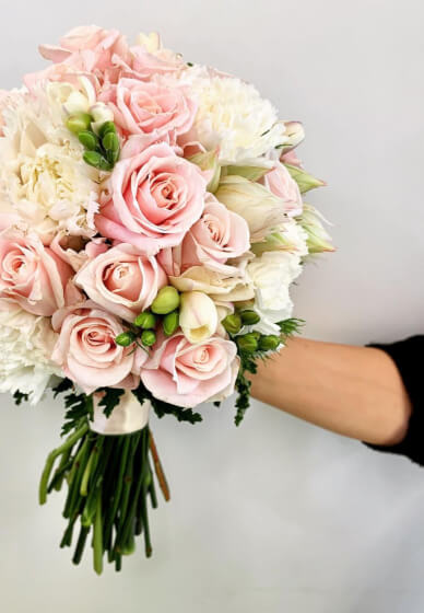 Make a DIY Rose Bridal Bouquet