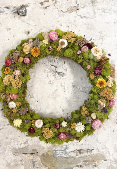 Make a Moss Wreath with Dried Florals