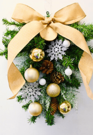 Make a Teardrop Holiday Wreath