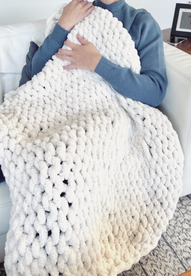 Easy Chunky Knit Blanket Diy, How To Make A Chunky Blanket With Your Hands