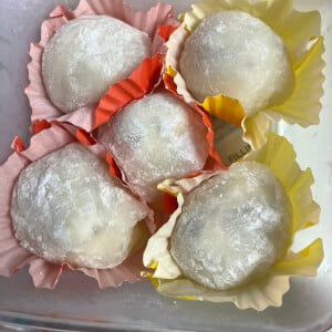 https://classbento.com/images/review/daifuku-mochi-and-ice-cream-mochi-making-for-teams-review-499-300.jpg