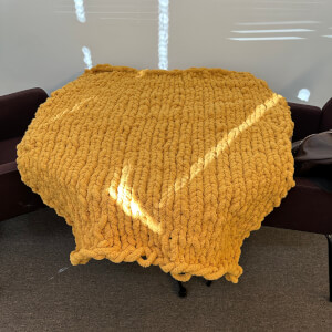DIY Chunky Knit Blankets at AR Workshop - Anders Ruff Custom Designs, LLC