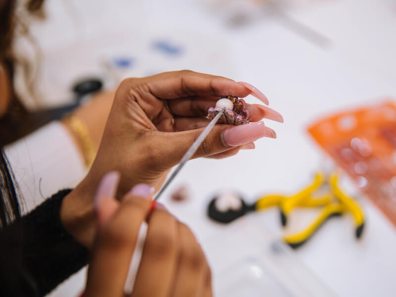 Galentine's Day Bracelet Making Workshop with Vo Jewelry – Bon Femmes